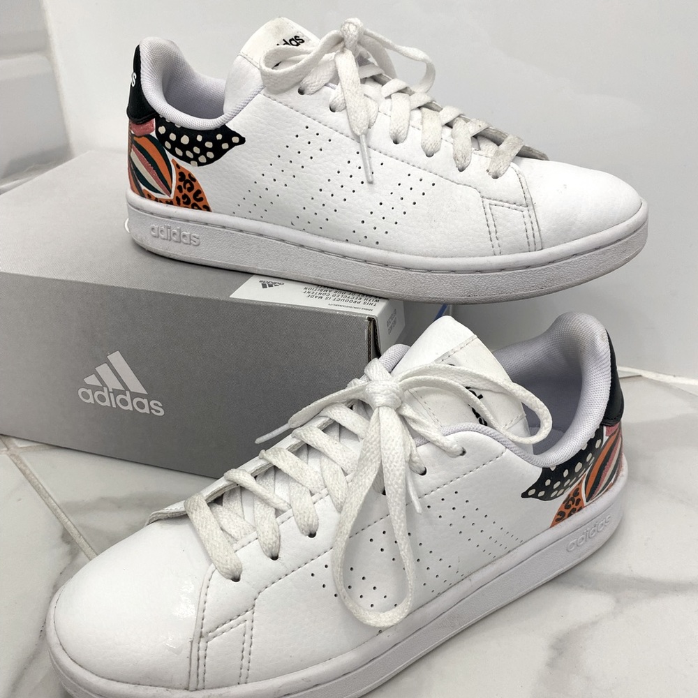 Adidas Advantage size 7.5 women’s shoe